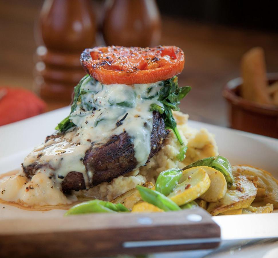 Summit Mountain Lodge And Steakhouse East Glacier Park Village Luaran gambar