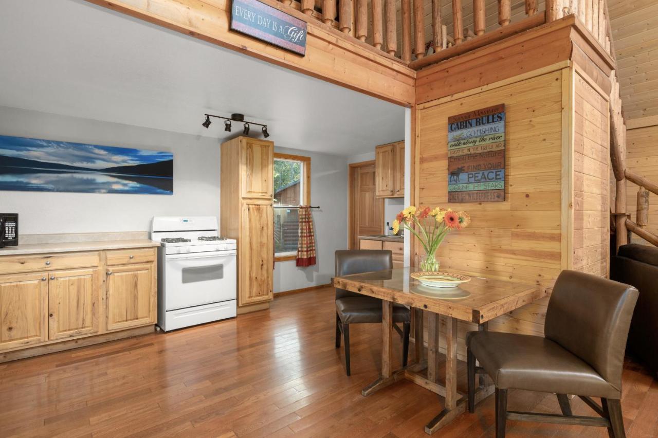 Summit Mountain Lodge And Steakhouse East Glacier Park Village Luaran gambar