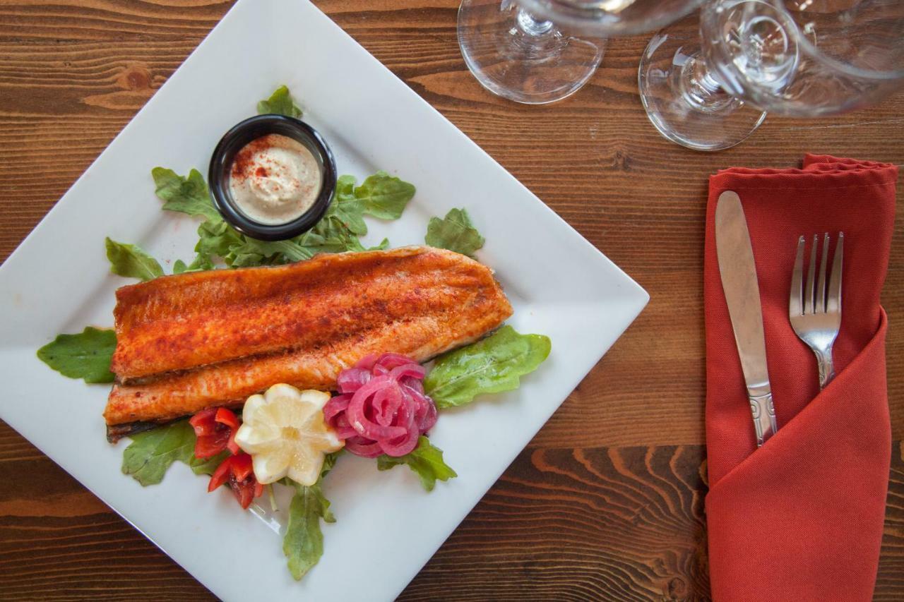 Summit Mountain Lodge And Steakhouse East Glacier Park Village Luaran gambar